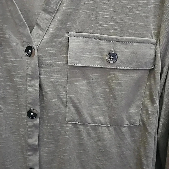 No Boundaries Army Green Roll Tab Sleeve Plus Size top Size 3X - Picture 4 of 8